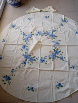 Tovaglia rotonda con 8 tovaglioli