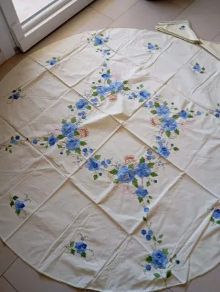 Tovaglia rotonda con 8 tovaglioli