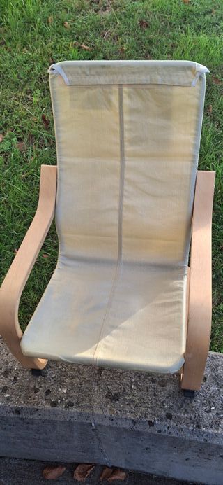 Silla infantil de madera y tela