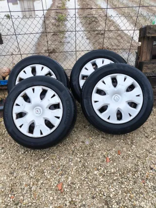 4 Llantas Hierro con Tapacubos Renault
