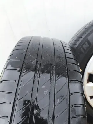 4 Llantas Hierro con Tapacubos Renault