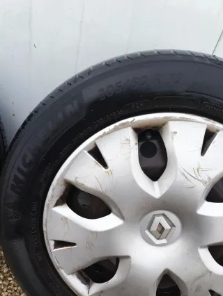 4 Llantas Hierro con Tapacubos Renault