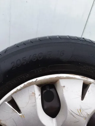 4 Llantas Hierro con Tapacubos Renault