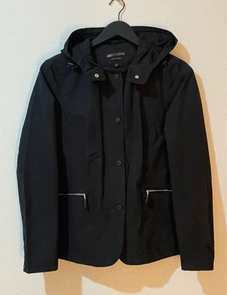 Chaqueta con capucha Massimo Dutti Negra