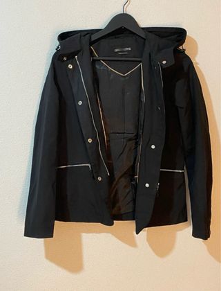 Chaqueta con capucha Massimo Dutti Negra