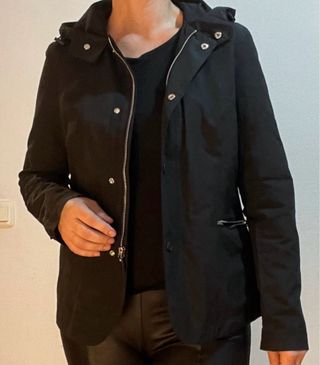 Chaqueta con capucha Massimo Dutti Negra