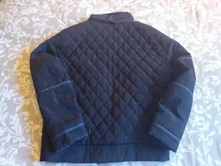 Cazadora bomber acolchada negra