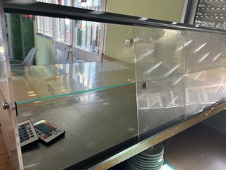 Vitrina expositora neutra 2 pisos