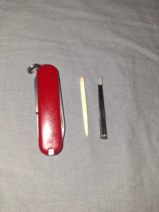 Navaja Victorinox clasic SD Roja