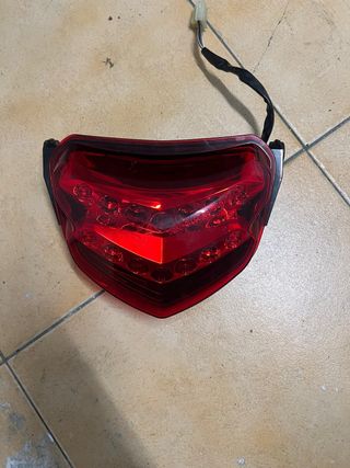 Piloto trasero Suzuki GSXR K4 K5