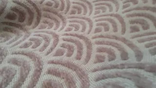 Cojines, lampara y cortinas rosa palo