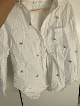 Camisa oversize Zara con adornos