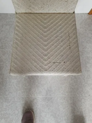 Silla de mimbre blanca