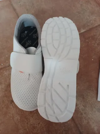 Zuecos Dian Blancos Talla 39