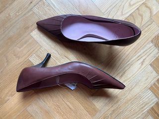 Zapatos tacón piel marrón. NUEVOS, sin estrenar.