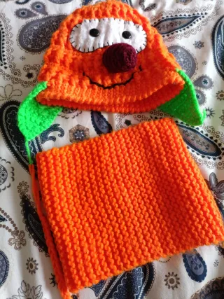 Gorro i bufanda de crochet fet a mà d'en MIC
