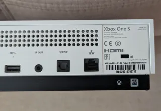 Xbox One S 1TB + Mando Morado