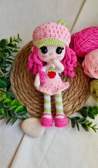 Muñeca Tarta de Fresa Amigurumi