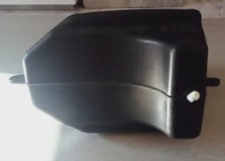 Tanque de gasolina ABS negro
