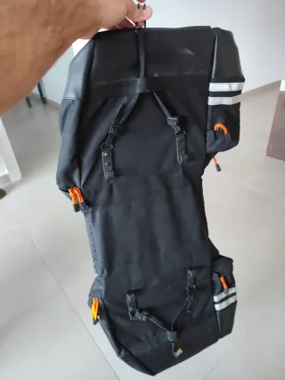 Alforjas para bicicleta de color negro