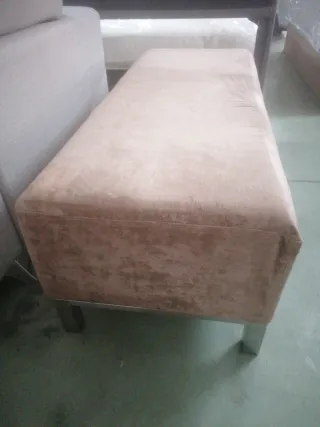 Puff de terciopelo beige