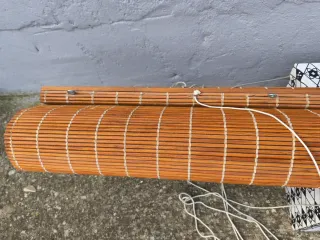 Estor enrollable de madera y bambú