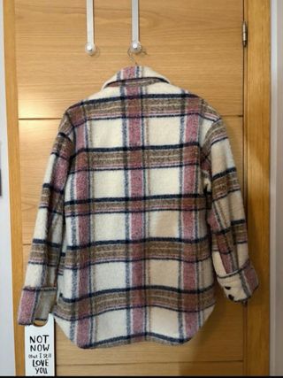 Chaqueta cuadros beige y rosa, muy muy abrigadita