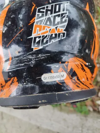 Botas y casco moto enduro