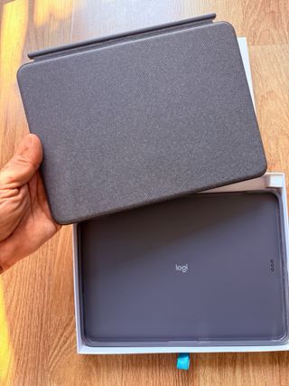Logitech Combo Touch iPad Air