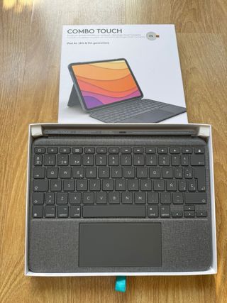 Logitech Combo Touch iPad Air