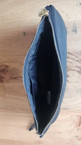 Bolso de mano negro de Paco Rabanne