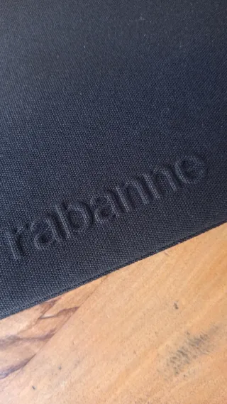 Bolso de mano negro de Paco Rabanne