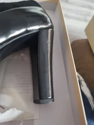 Botines de tacón negros Italianos.