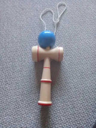 Mini Kendama japonés de madera