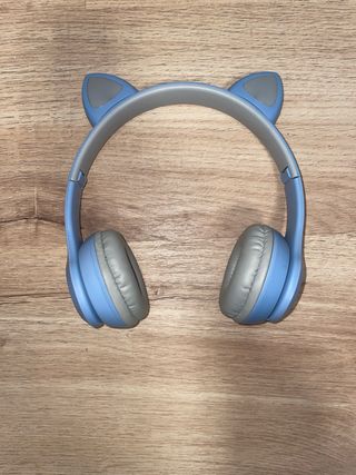 Cascos gato azules y grises