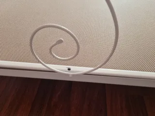 Cama individual metálica blanca,con la base,