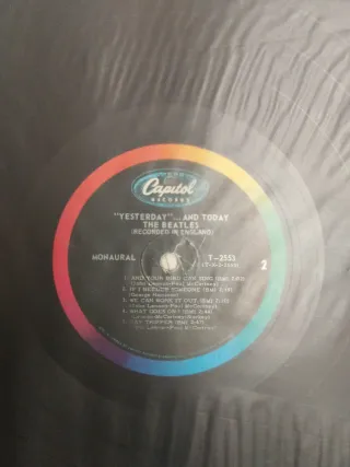 The Beatles Yesterday and Today Canadá