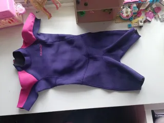 Trajes de baño y neoprenos varios