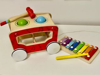 Coche Xilófono Hape Madera Martillo