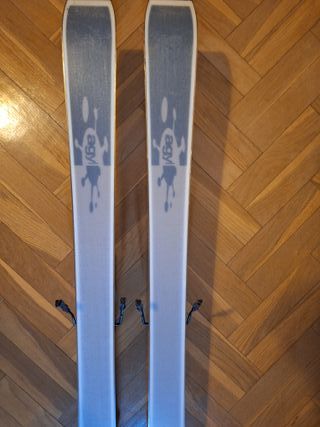Esquís Head 1,54m y Bastones Scott 1,10m
