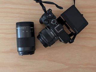 Cámara Canon EOS M6 Mark II + funda y 2 objetivos