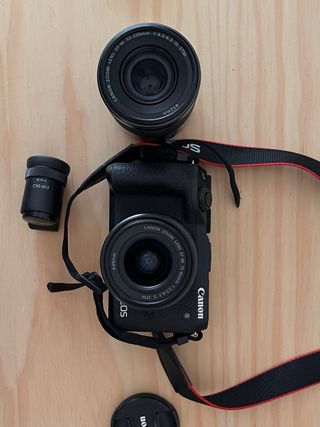 Cámara Canon EOS M6 Mark II + funda y 2 objetivos
