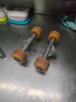 Ejes y ruedas de skate