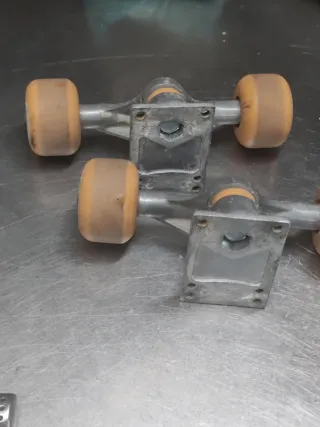 Ejes y ruedas de skate