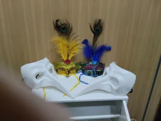 Antifaz Carnaval Veneciano Dorado y azul y blancas