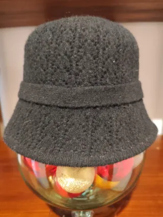 Sombrero de lana negro con lazo