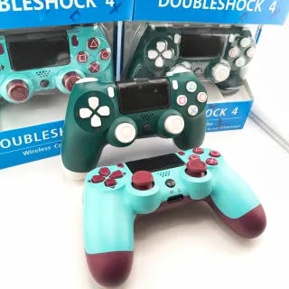 2 Controller Doubleshock 4 per PS4 Nuovi