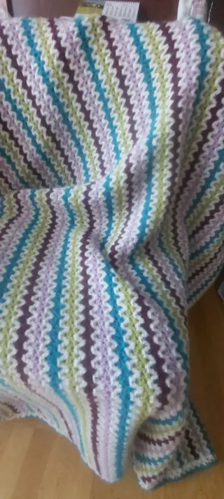 Manta tejida a mano 145x190cm