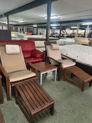 Mesa centro + 2 butacas madera y piel