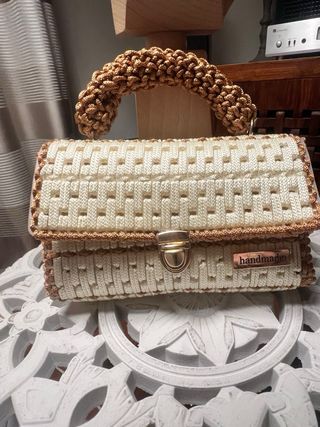 Borsa uncinetto fatta a mano beige e oro